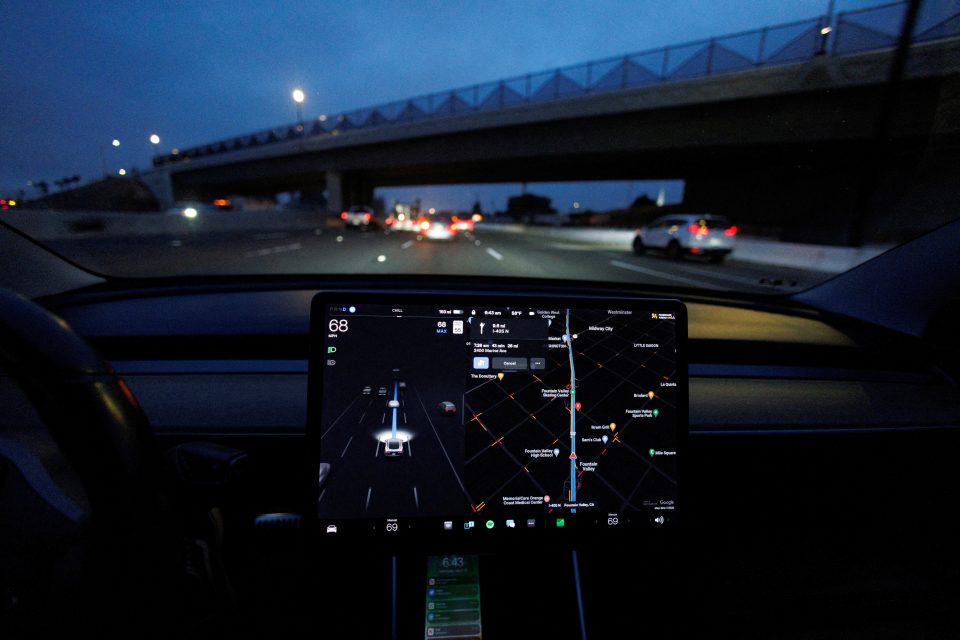 - Blog Box - Tesla's Autopilot System: A Comparison to Other Semi-Autonomous Driving Systems